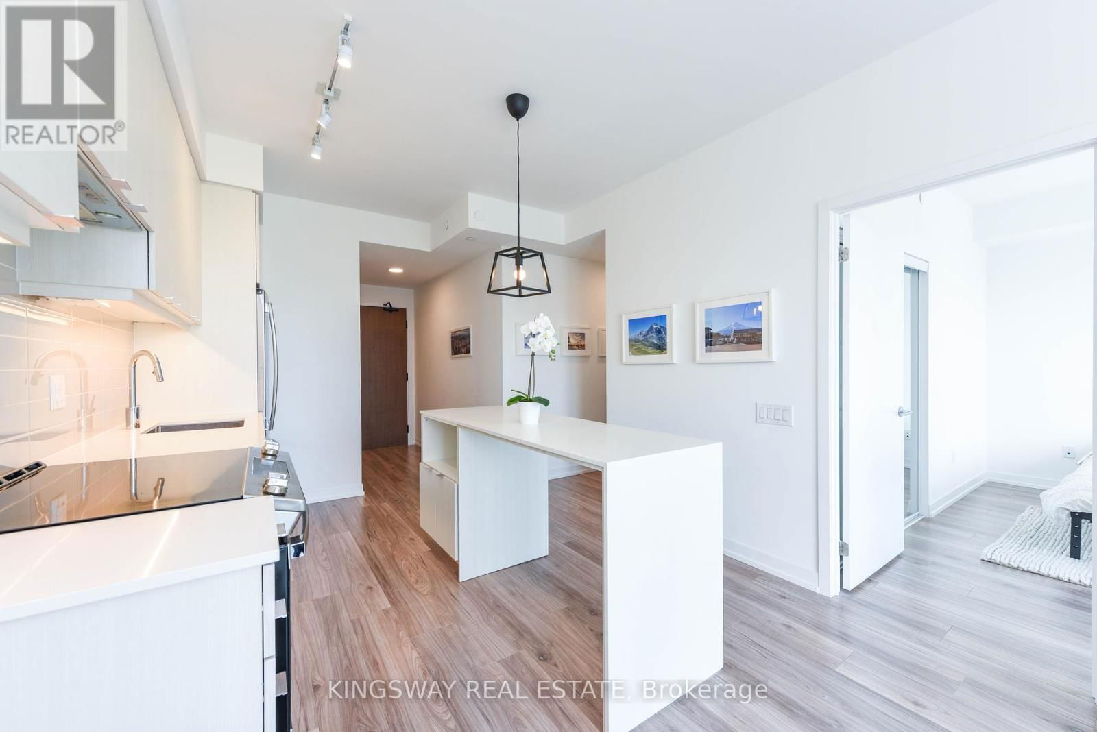 2505 - 4065 CONFEDERATION PARKWAY Image 16