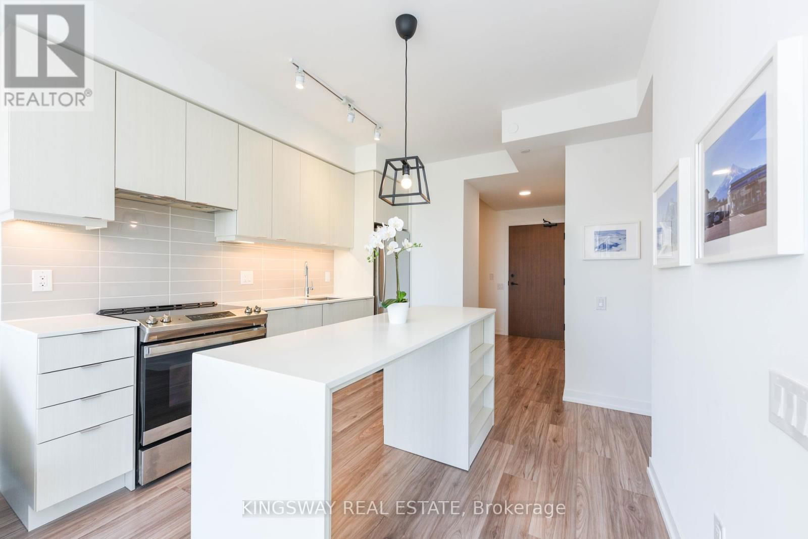 2505 - 4065 CONFEDERATION PARKWAY Image 2