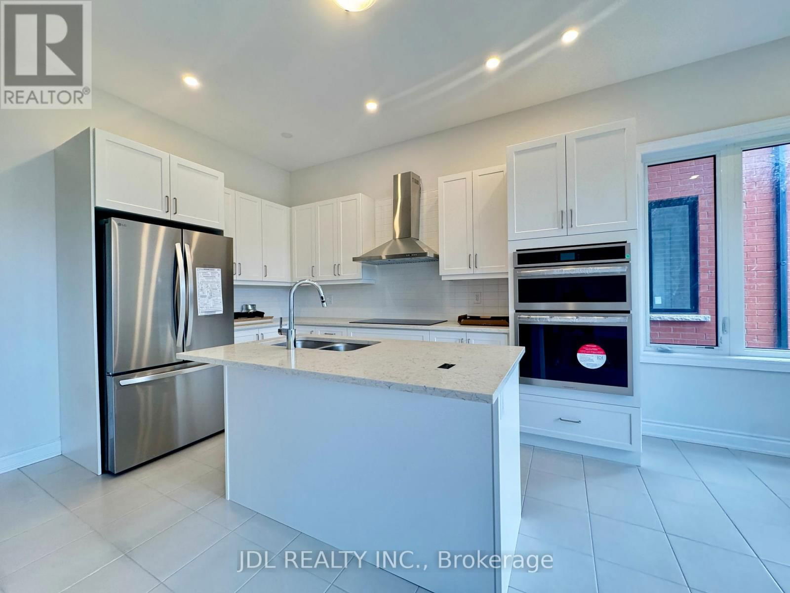 3057 PERKINS WAY Image 10