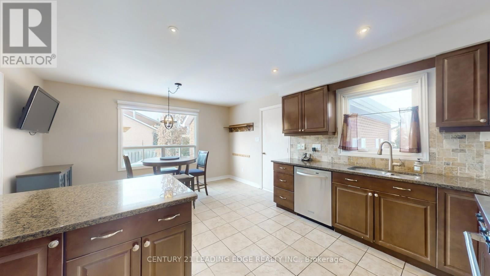 2 COLLEEN CRESCENT Image 11