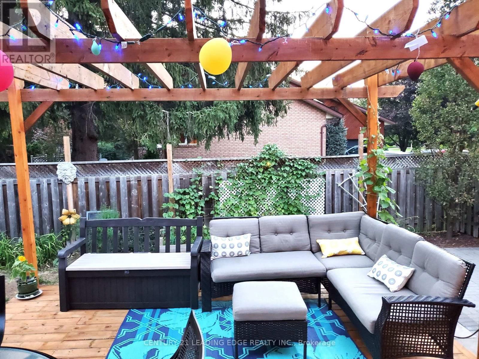 2 COLLEEN CRESCENT Image 33