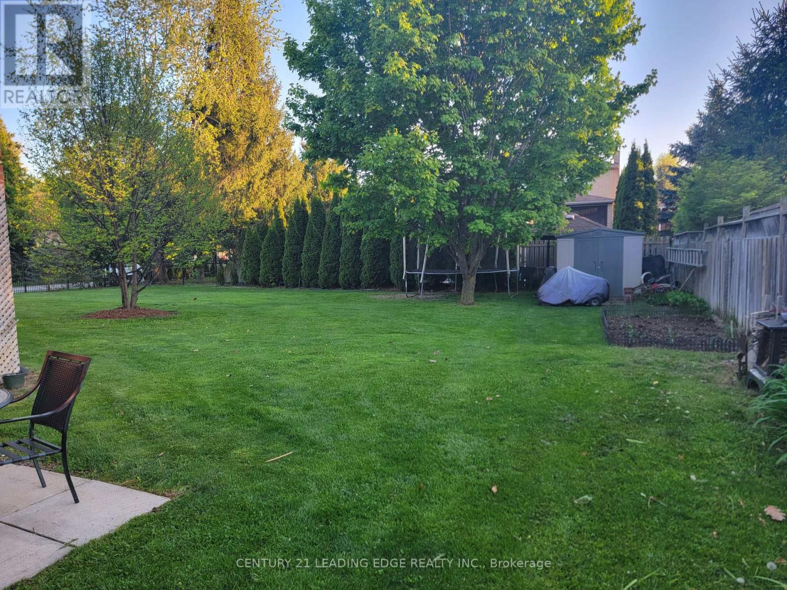 2 COLLEEN CRESCENT Image 38