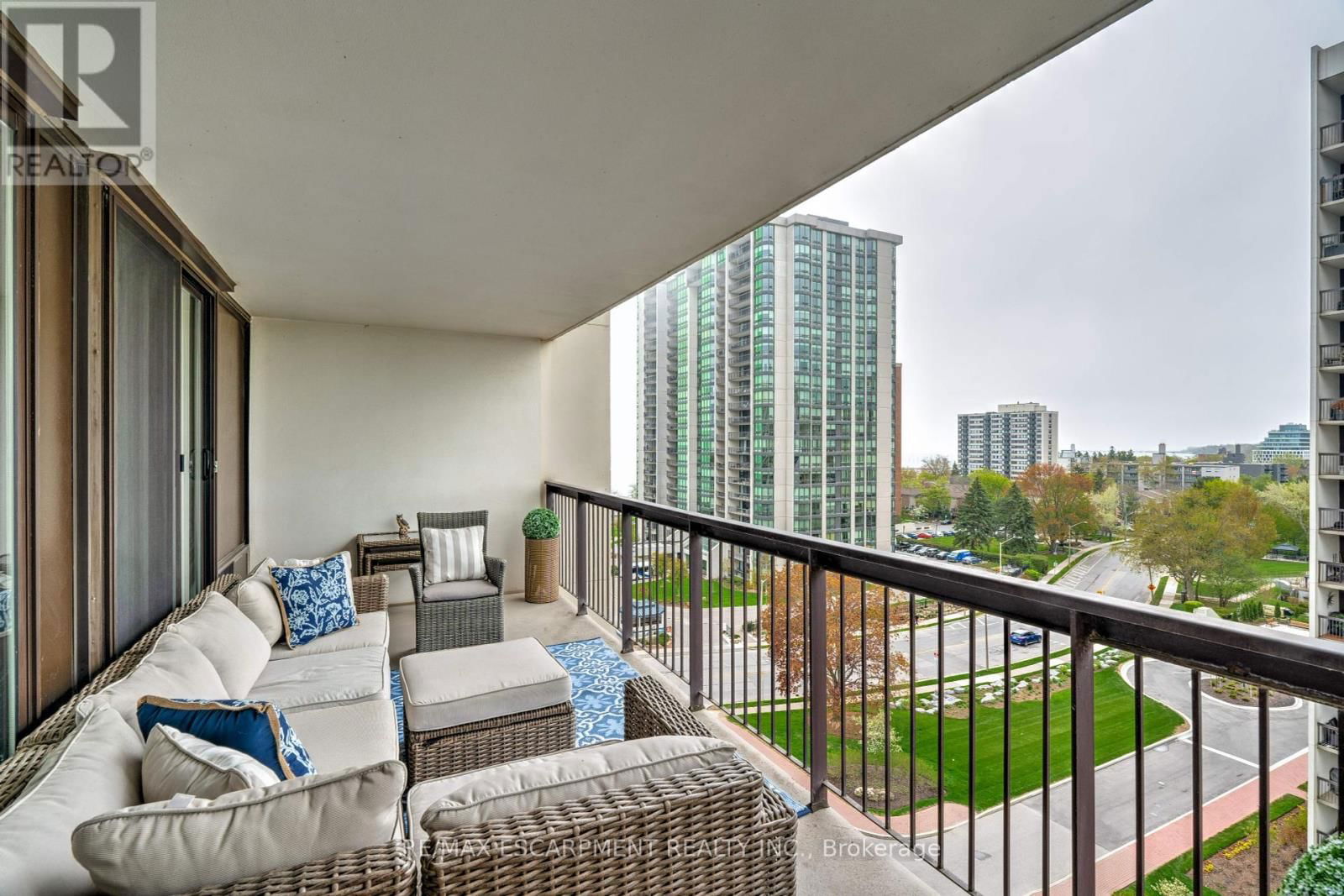 903 - 2175 MARINE DRIVE Image 36