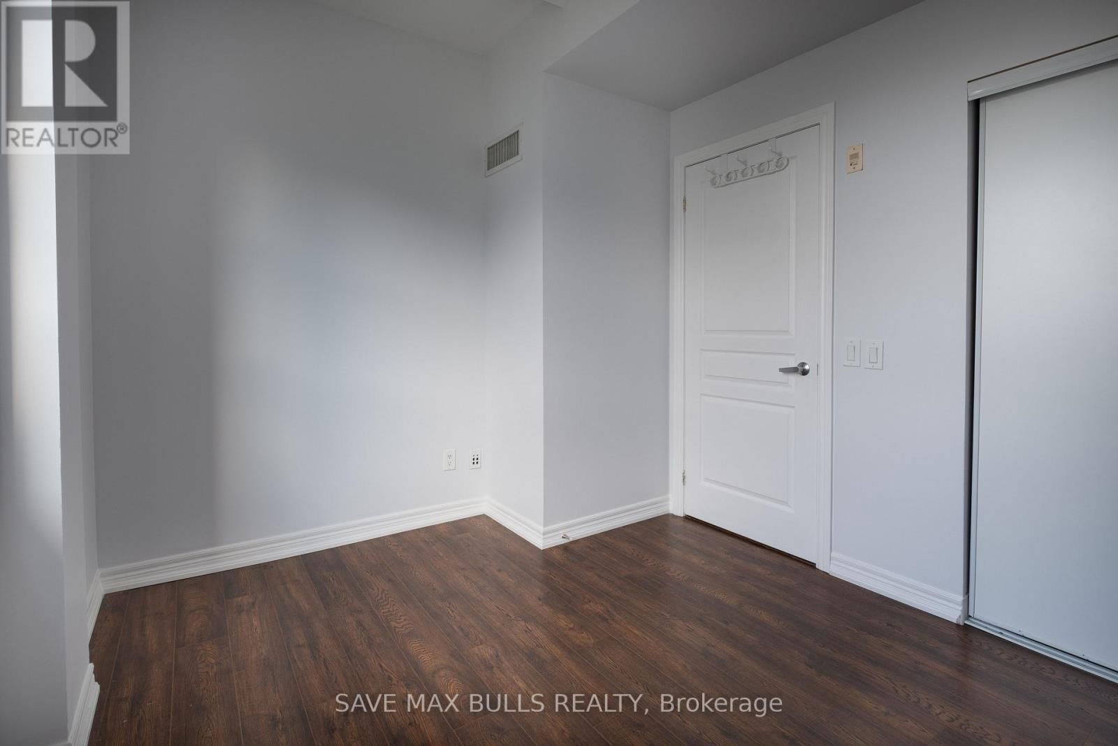 412 - 1415 LAWRENCE AVENUE WEST Image 12