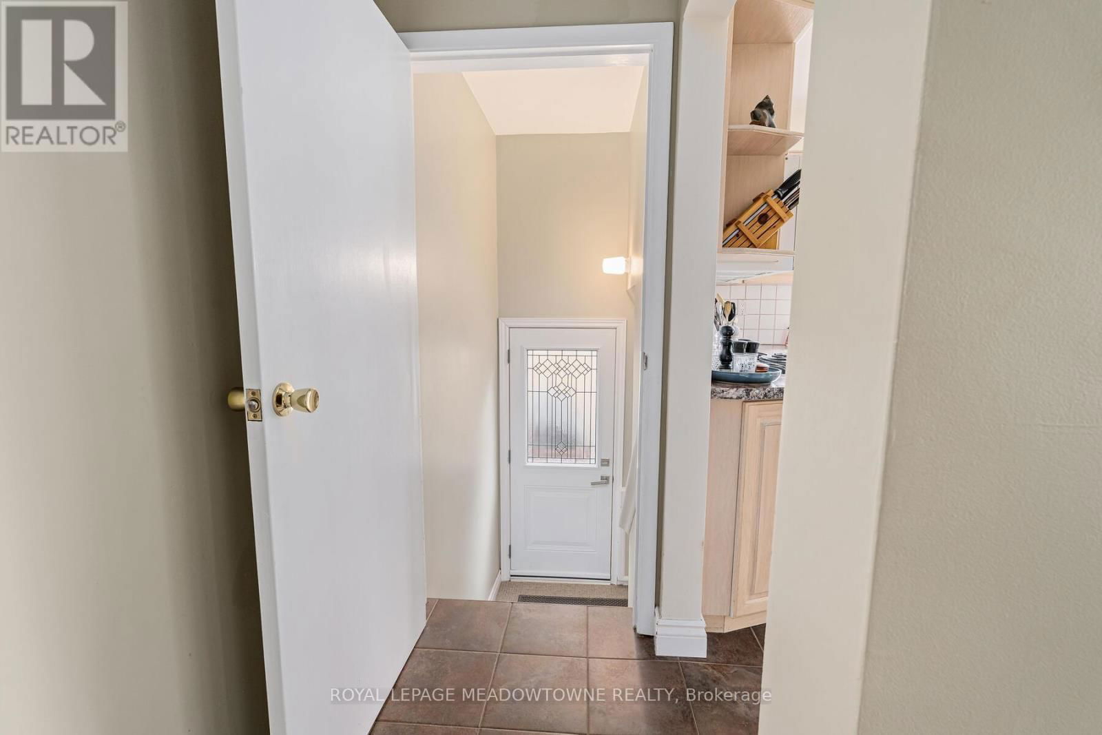 30 GREYSTONE CRESCENT Image 20