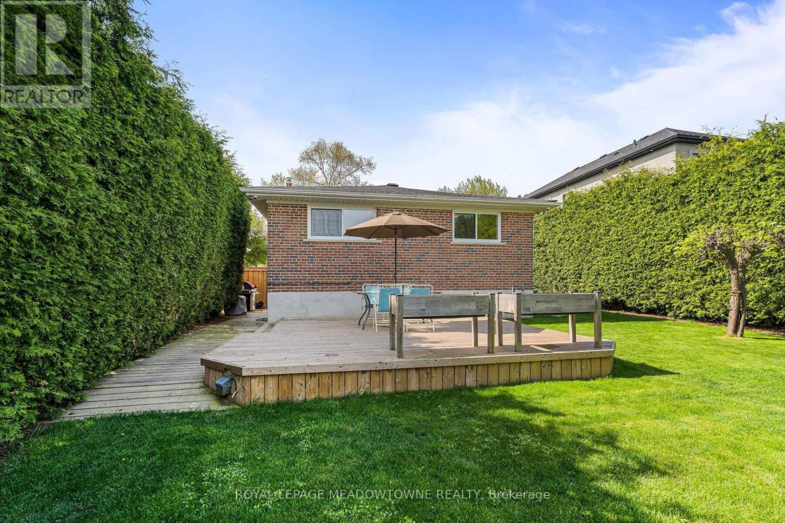 30 GREYSTONE CRESCENT Image 38