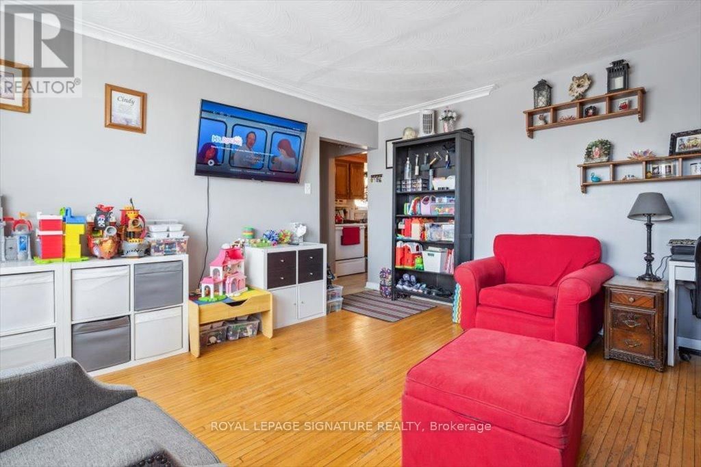 144 PORTLAND STREET Image 15