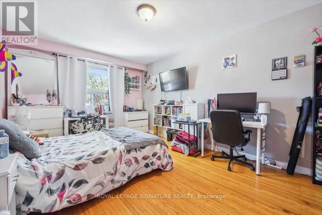 144 PORTLAND STREET Image 22