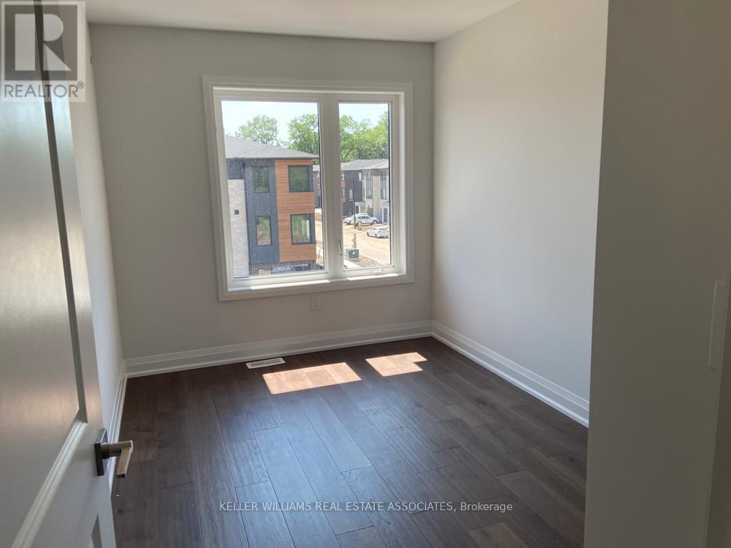64 WINDTREE WAY Image 28