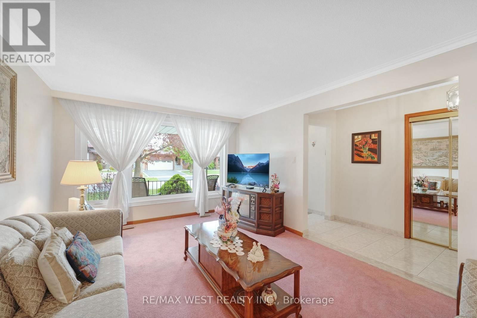 40 WINDSOR ROAD Image 10