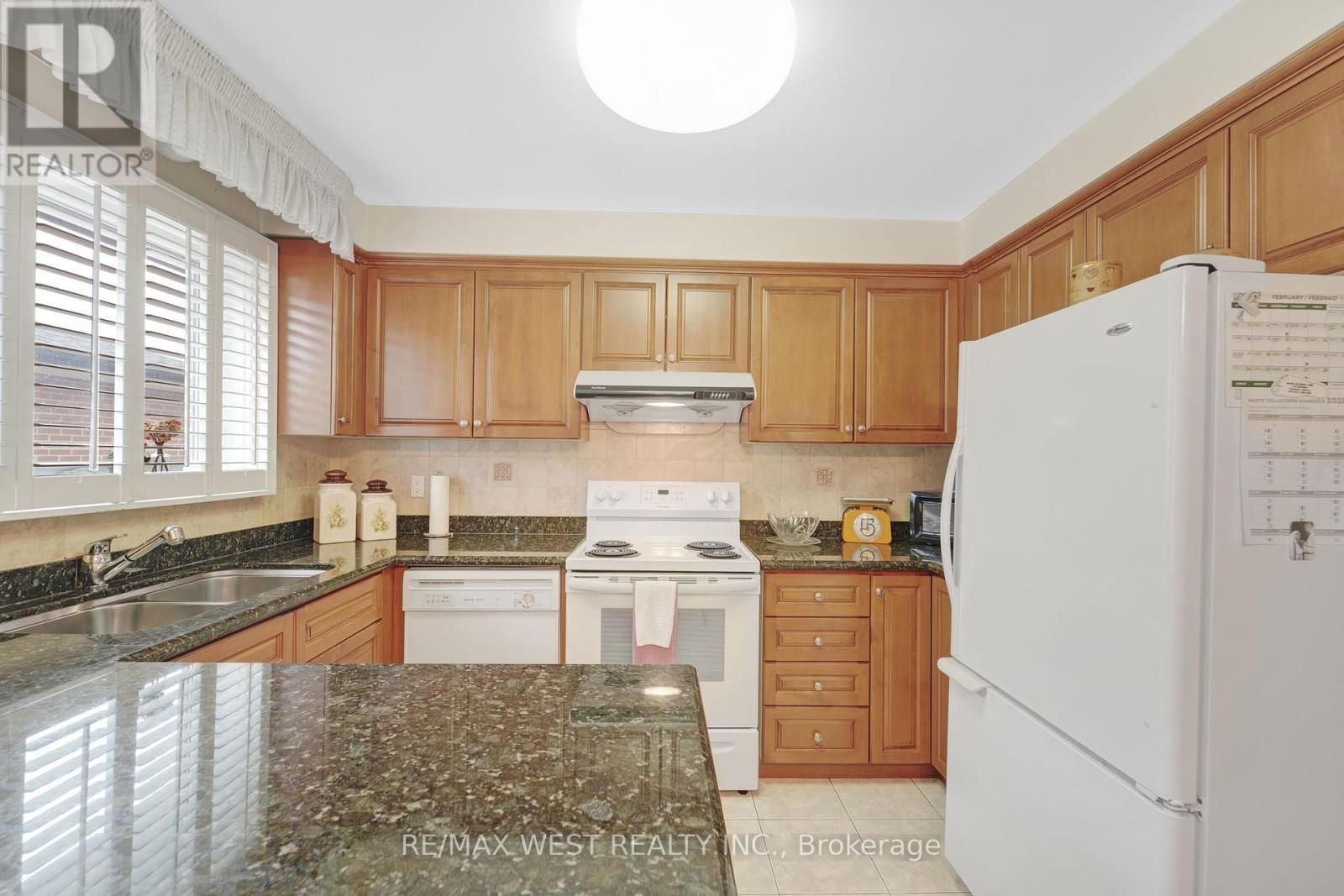 40 WINDSOR ROAD Image 15