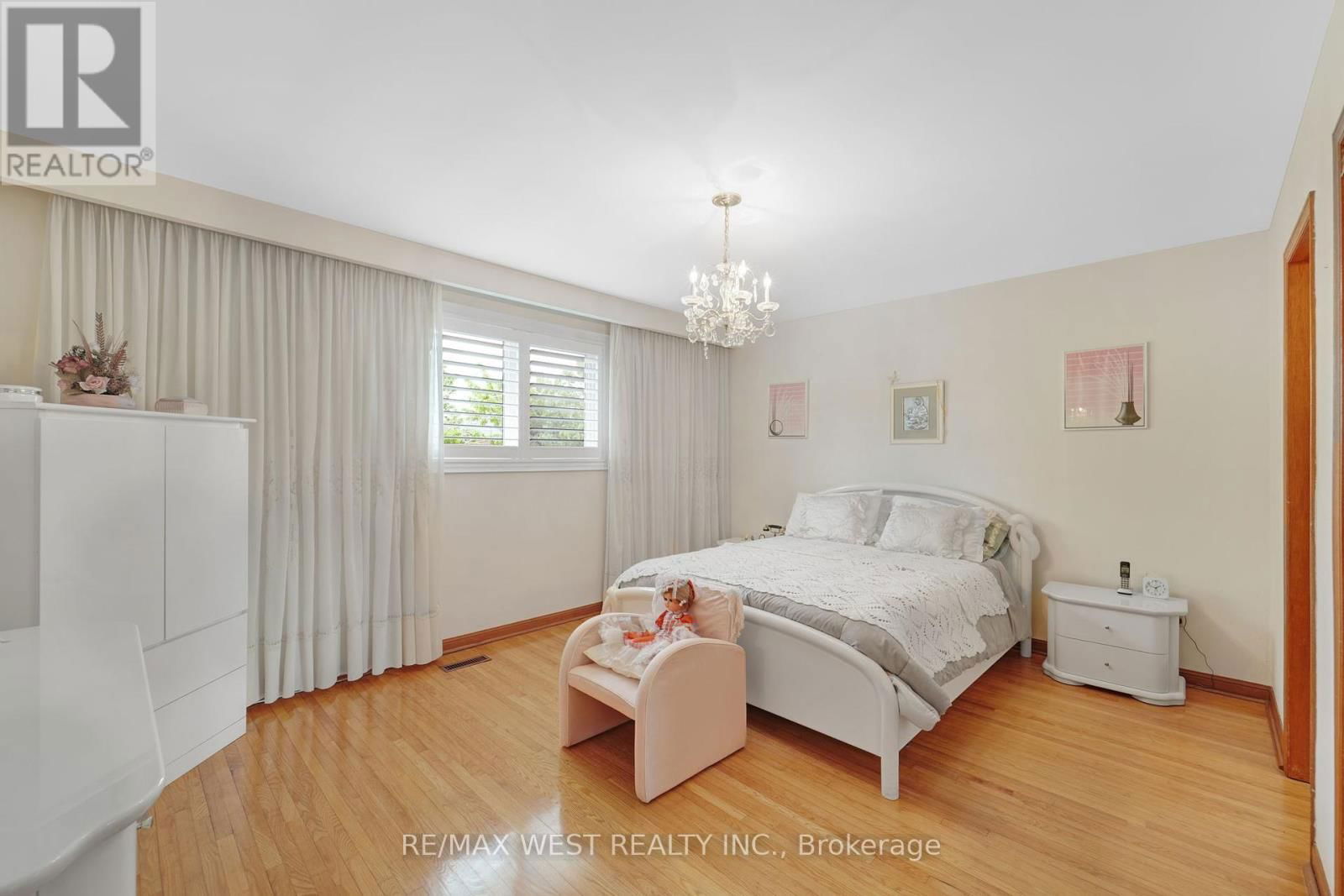 40 WINDSOR ROAD Image 16