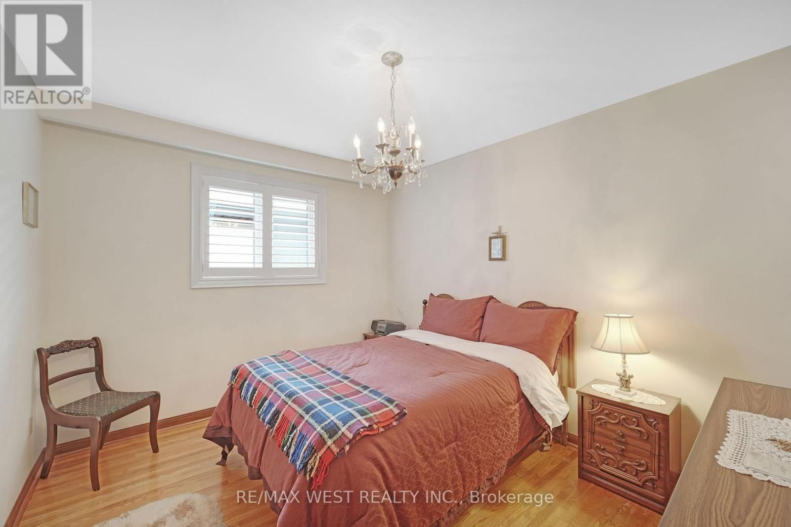 40 WINDSOR ROAD Image 19