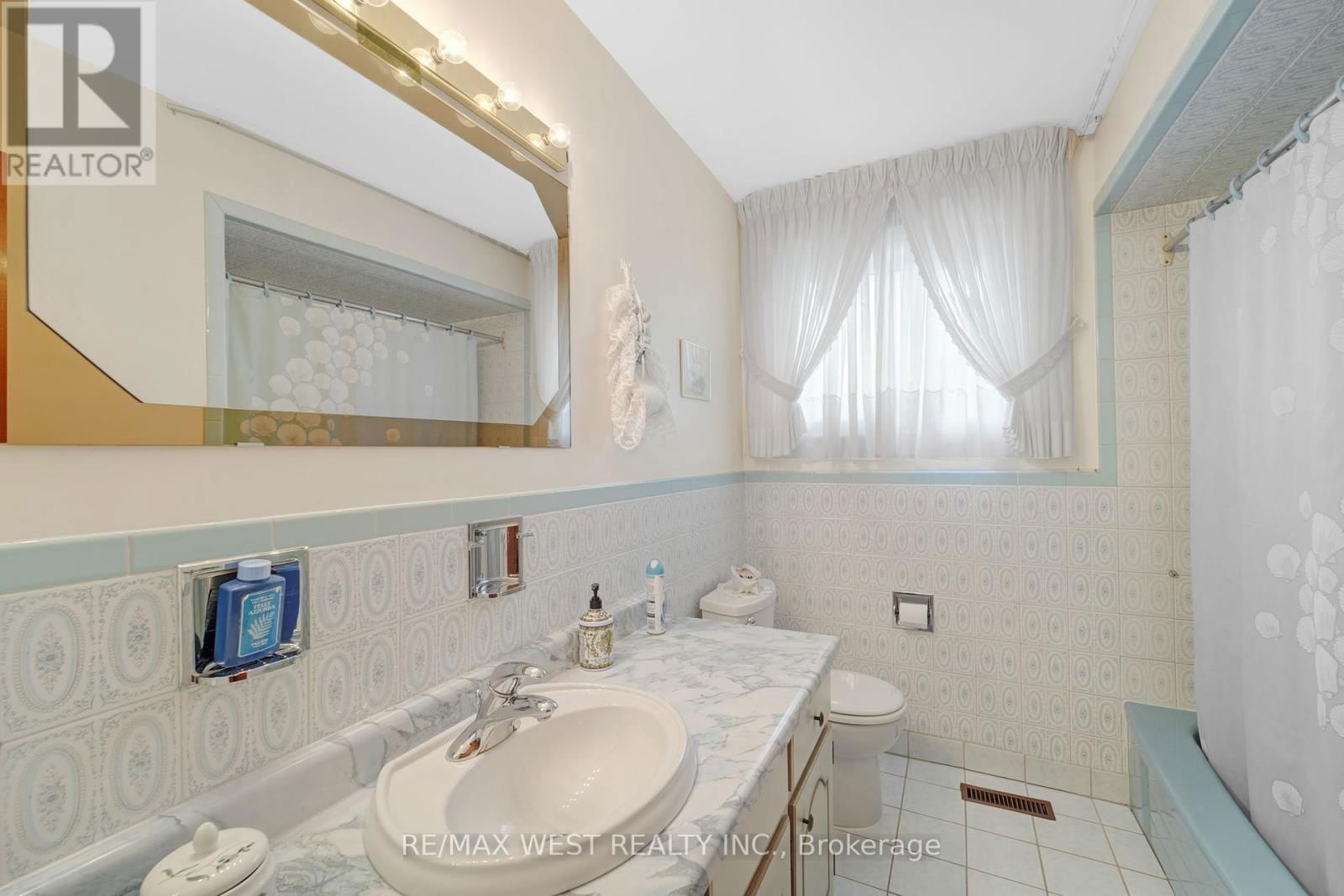 40 WINDSOR ROAD Image 21