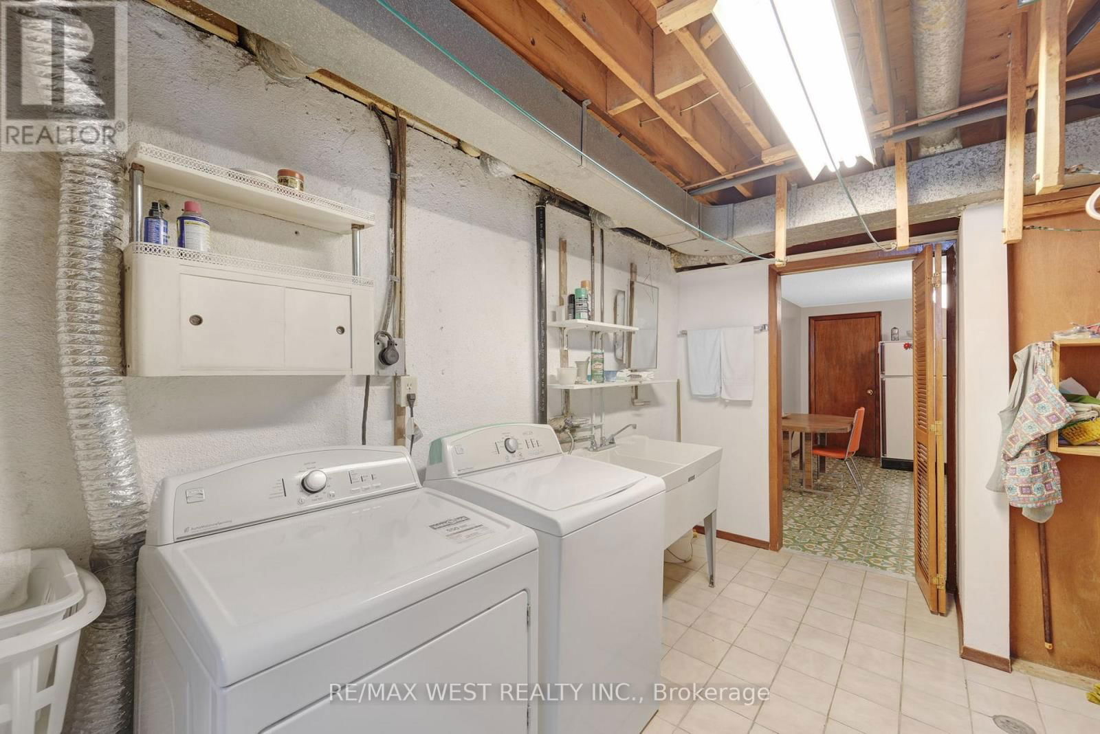 40 WINDSOR ROAD Image 31