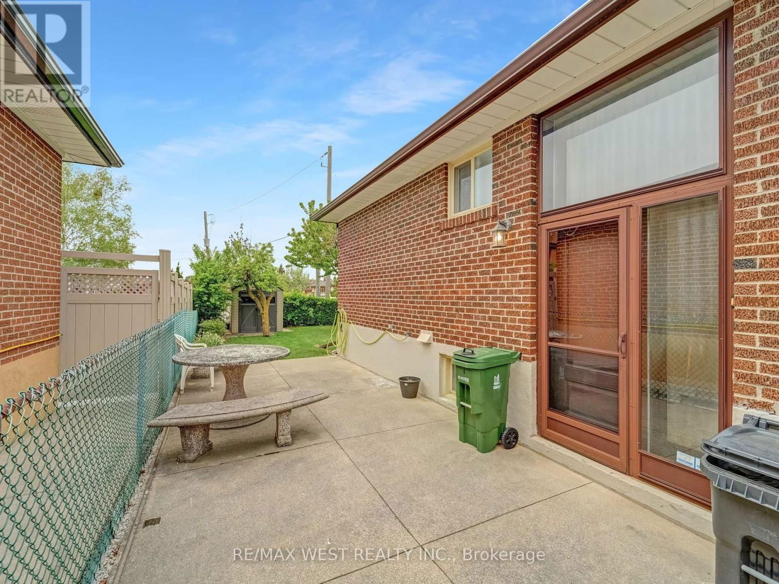 40 WINDSOR ROAD Image 33