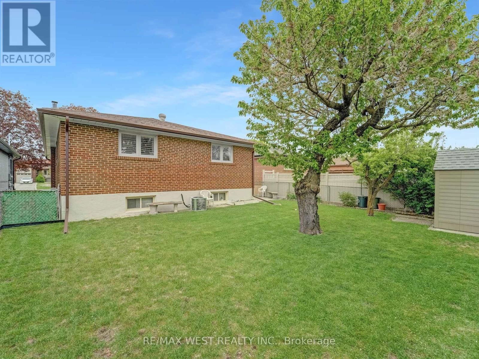 40 WINDSOR ROAD Image 36