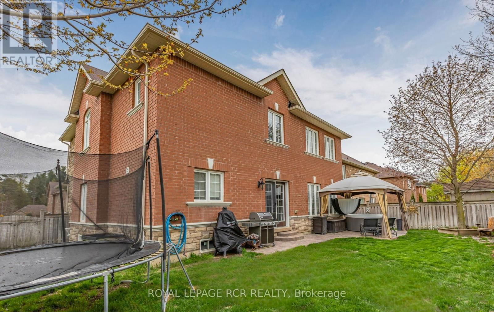 2 LITTLEBROOK LANE Image 34