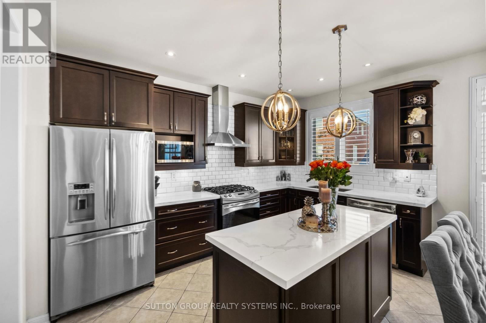 925 DICE WAY Image 15