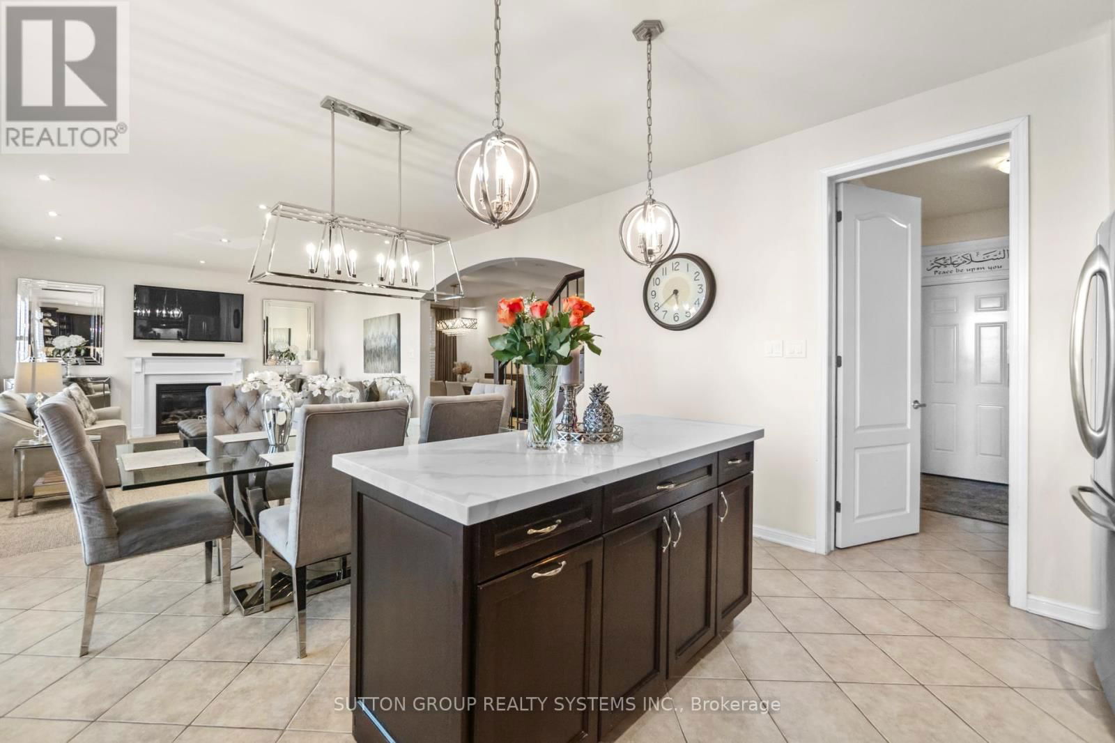 925 DICE WAY Image 18