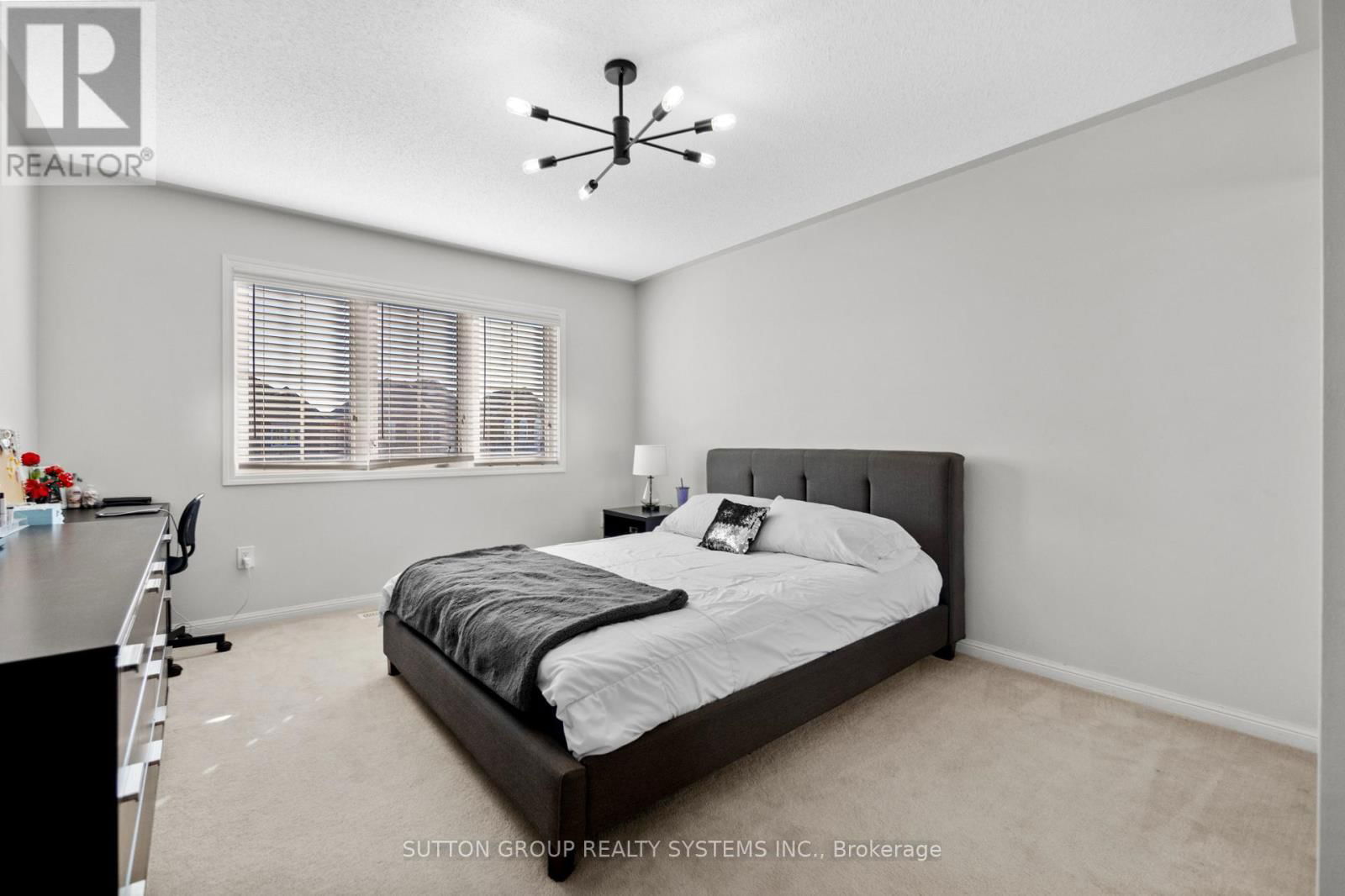 925 DICE WAY Image 26