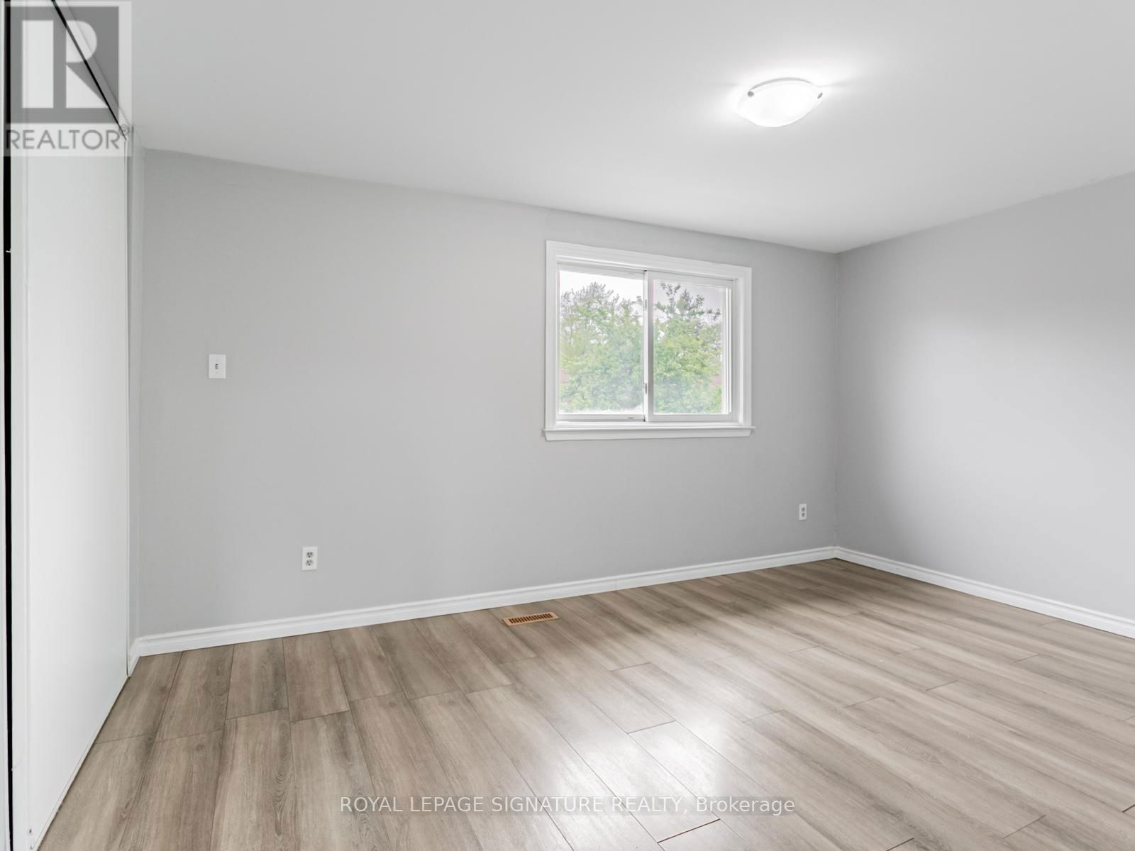76 - 215 MISSISSAUGA VALLEY BOULEVARD Image 18