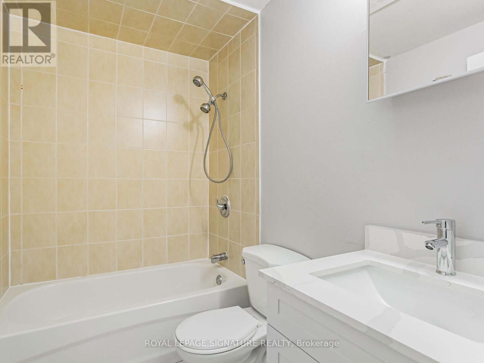 76 - 215 MISSISSAUGA VALLEY BOULEVARD Image 20