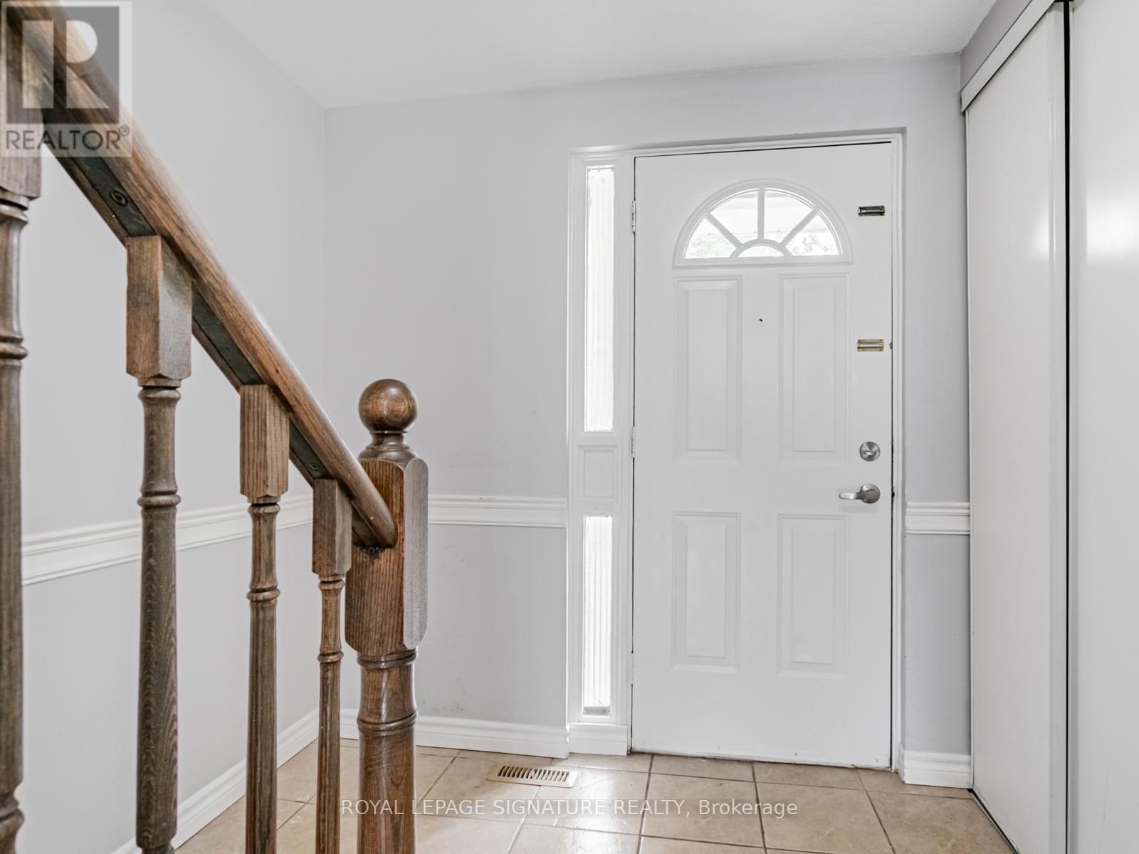 76 - 215 MISSISSAUGA VALLEY BOULEVARD Image 3