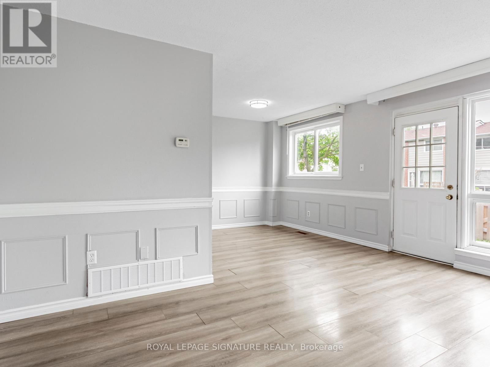 76 - 215 MISSISSAUGA VALLEY BOULEVARD Image 9
