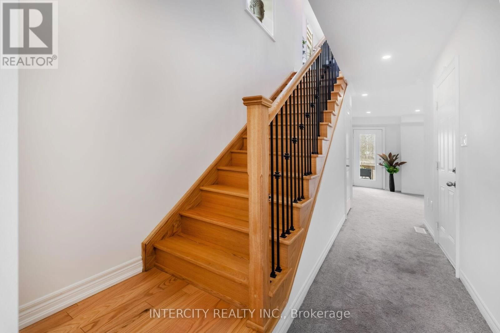 19 QUEENPOST DRIVE Image 13