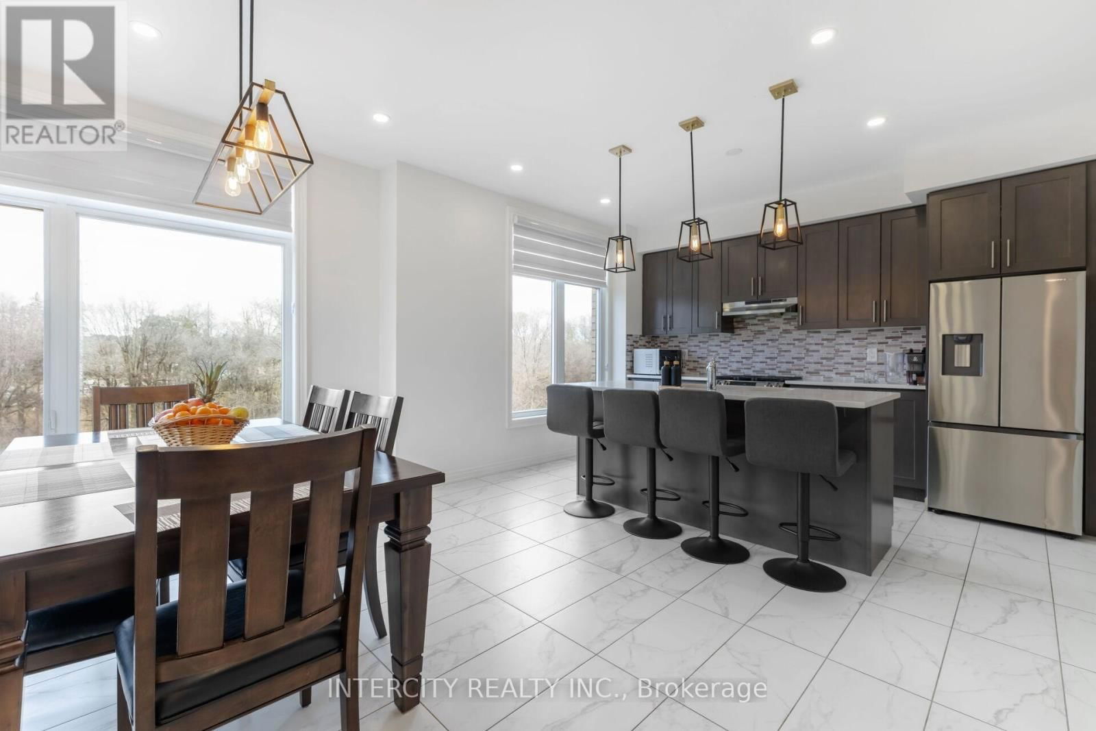 19 QUEENPOST DRIVE Image 14
