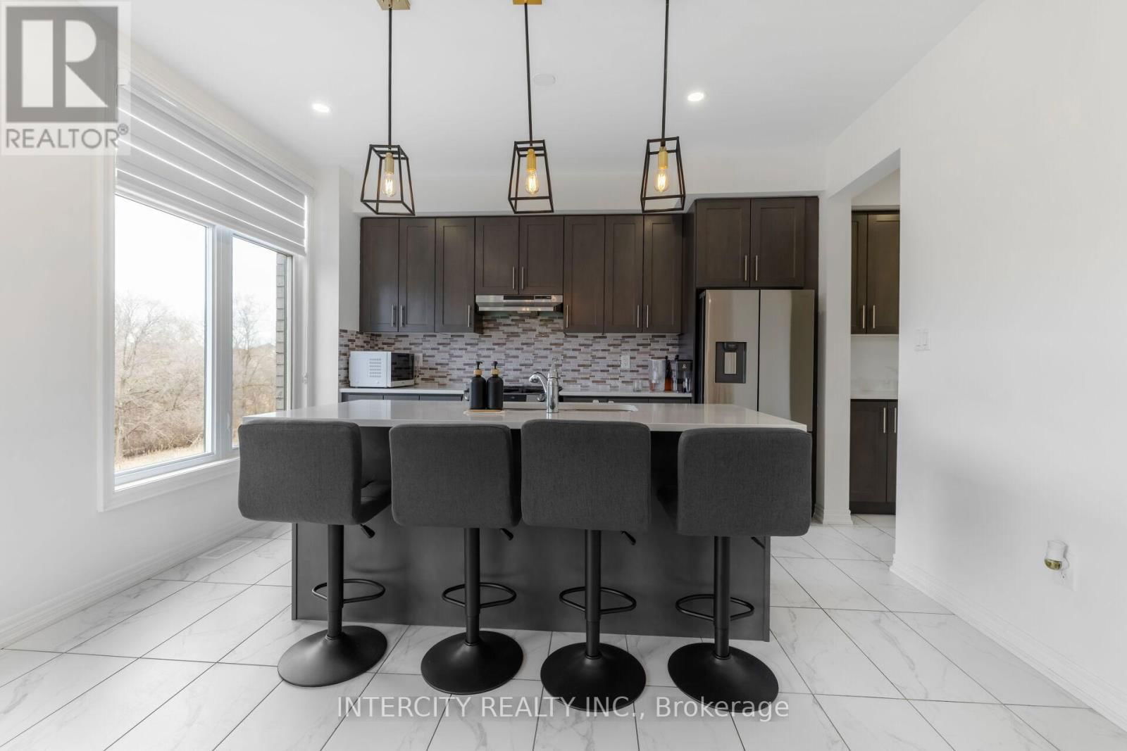 19 QUEENPOST DRIVE Image 15
