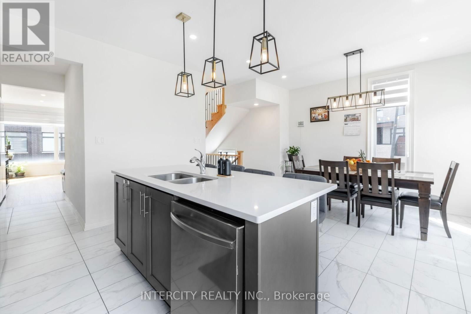 19 QUEENPOST DRIVE Image 18