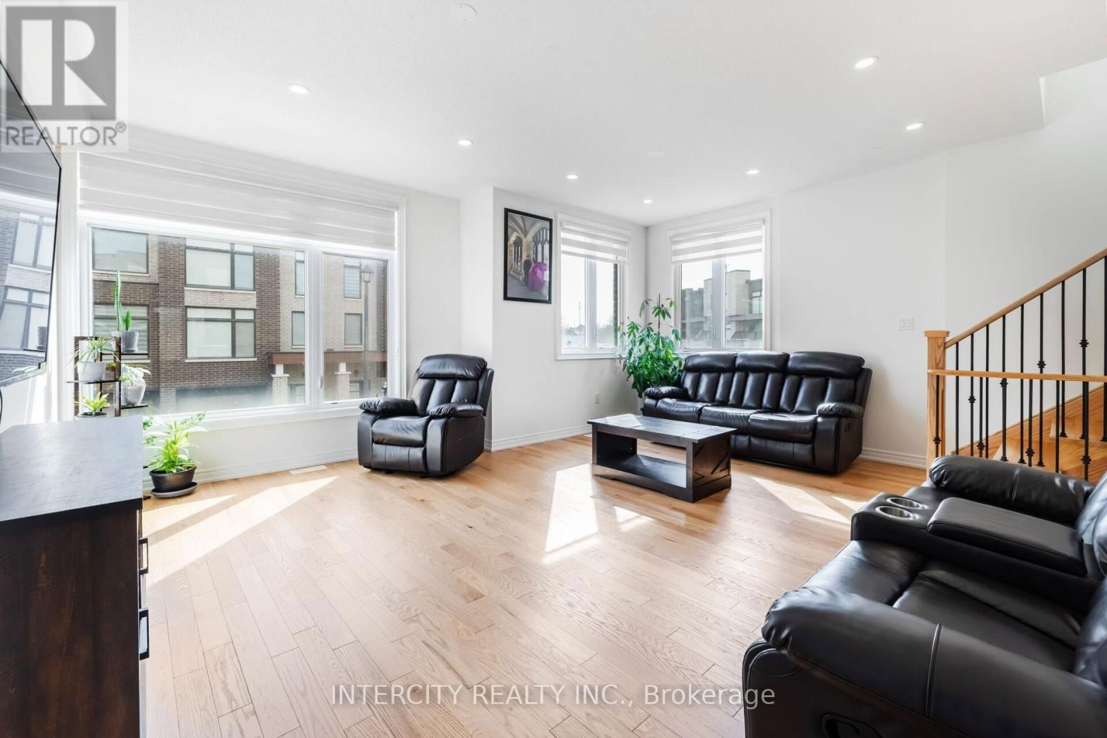 19 QUEENPOST DRIVE Image 23