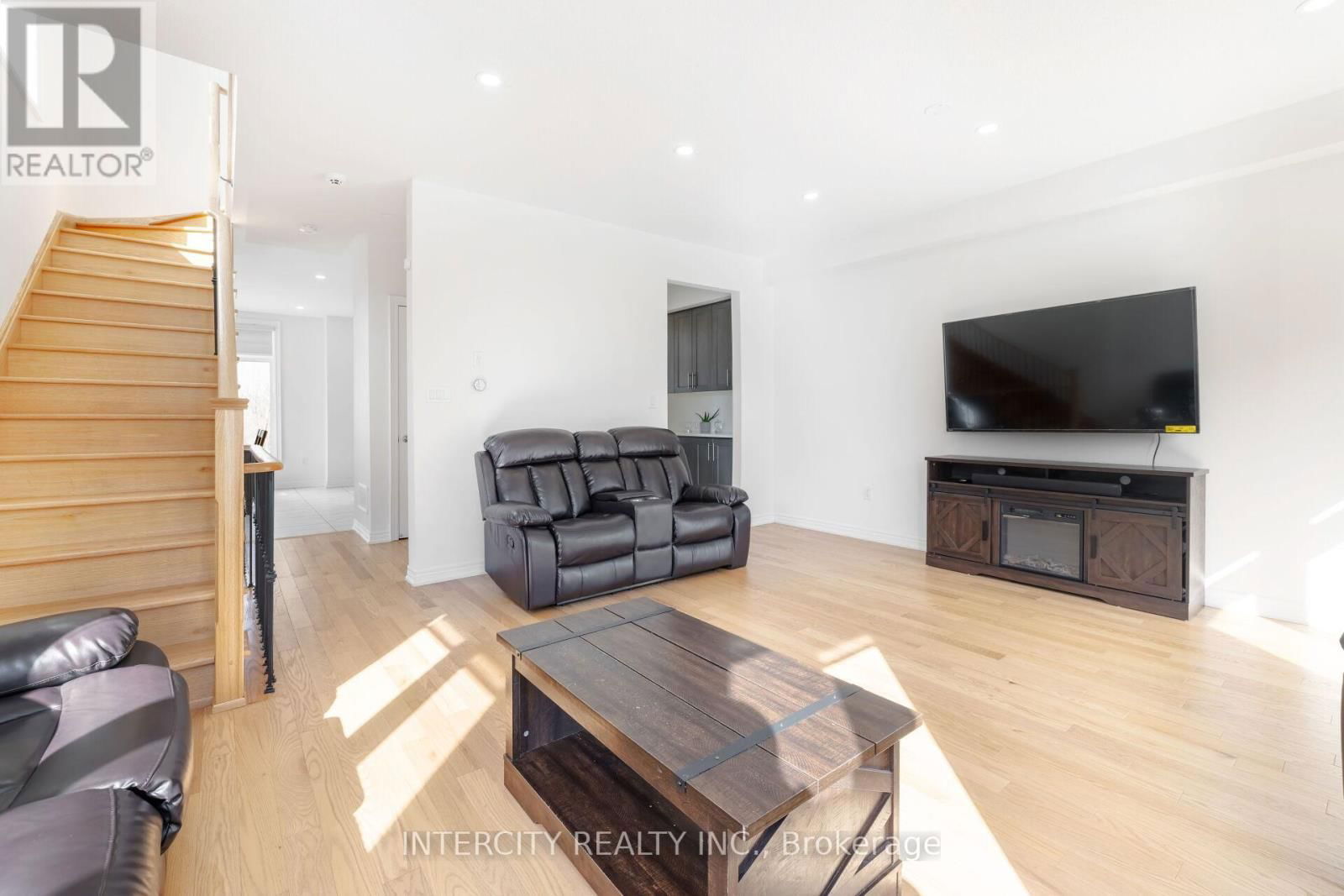 19 QUEENPOST DRIVE Image 26