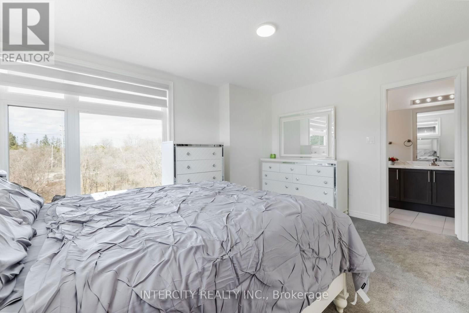 19 QUEENPOST DRIVE Image 31
