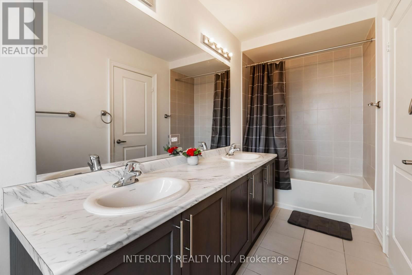 19 QUEENPOST DRIVE Image 34