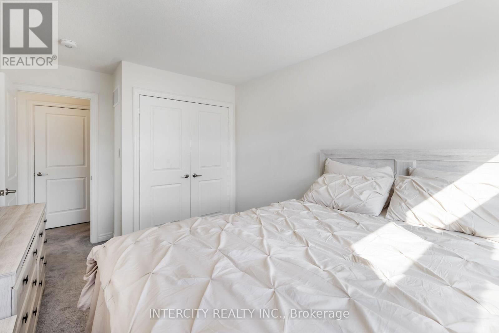 19 QUEENPOST DRIVE Image 43