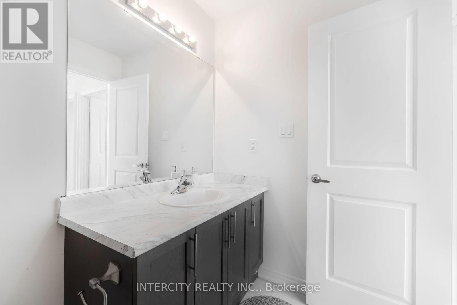 19 QUEENPOST DRIVE Image 45