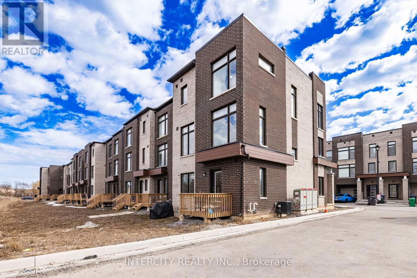 19 QUEENPOST DRIVE Image 47