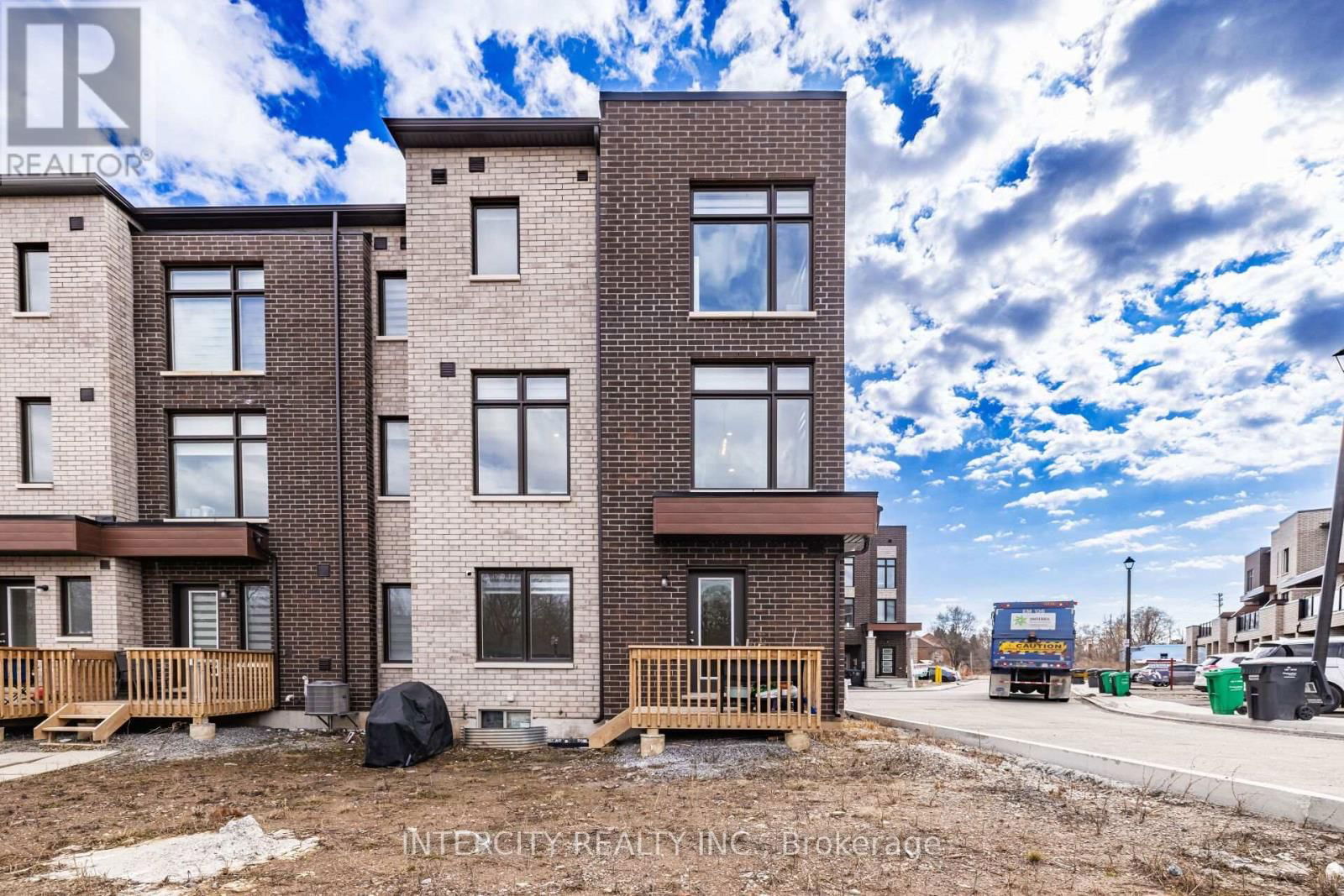 19 QUEENPOST DRIVE Image 48