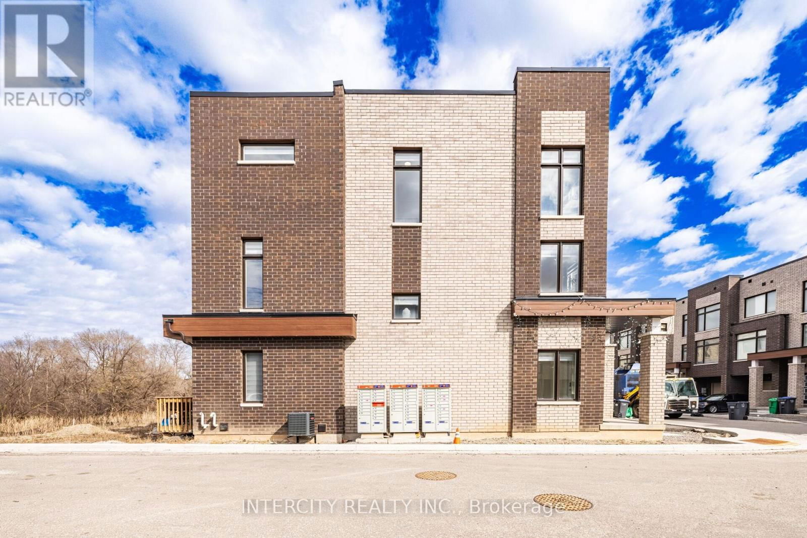 19 QUEENPOST DRIVE Image 49