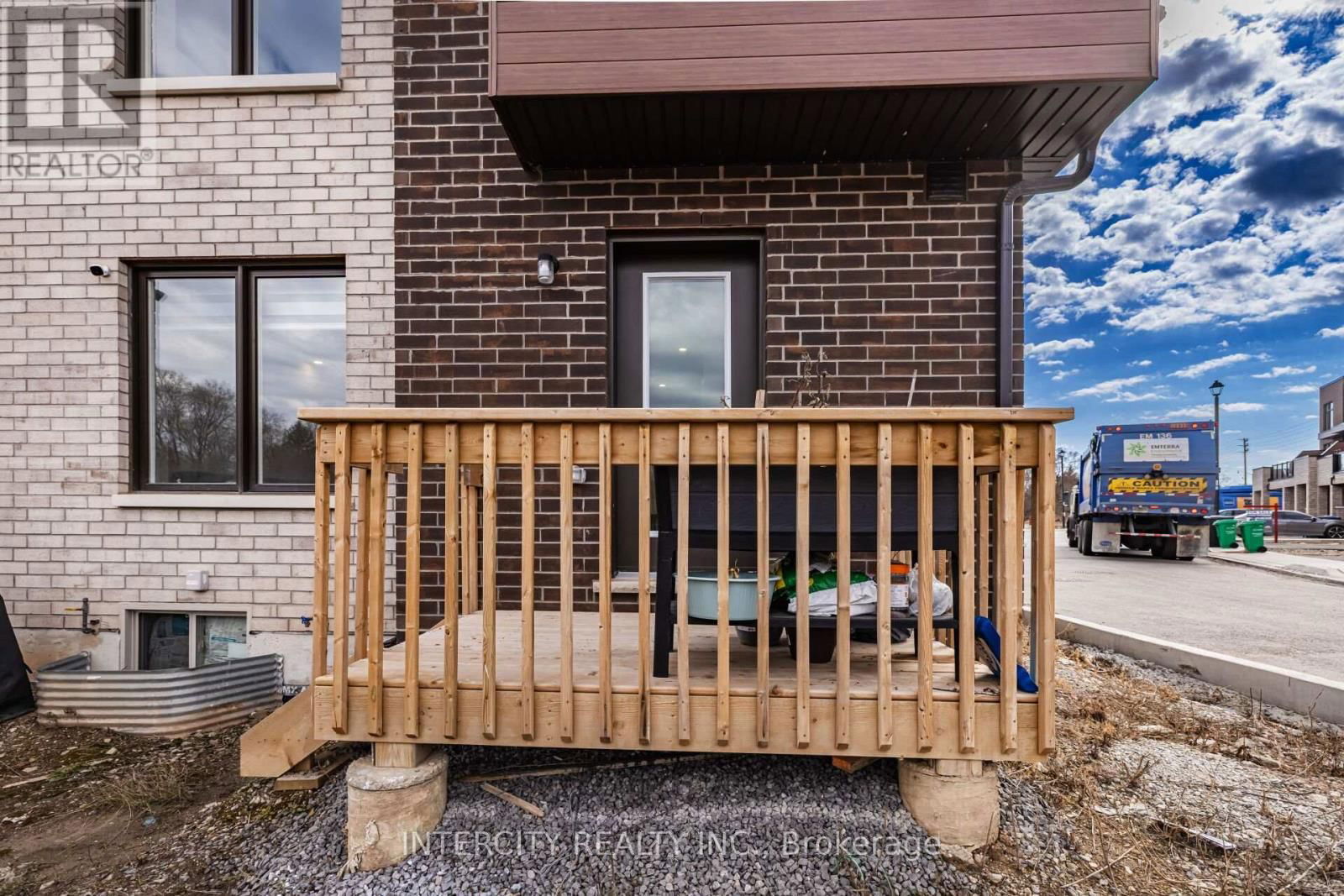 19 QUEENPOST DRIVE Image 50