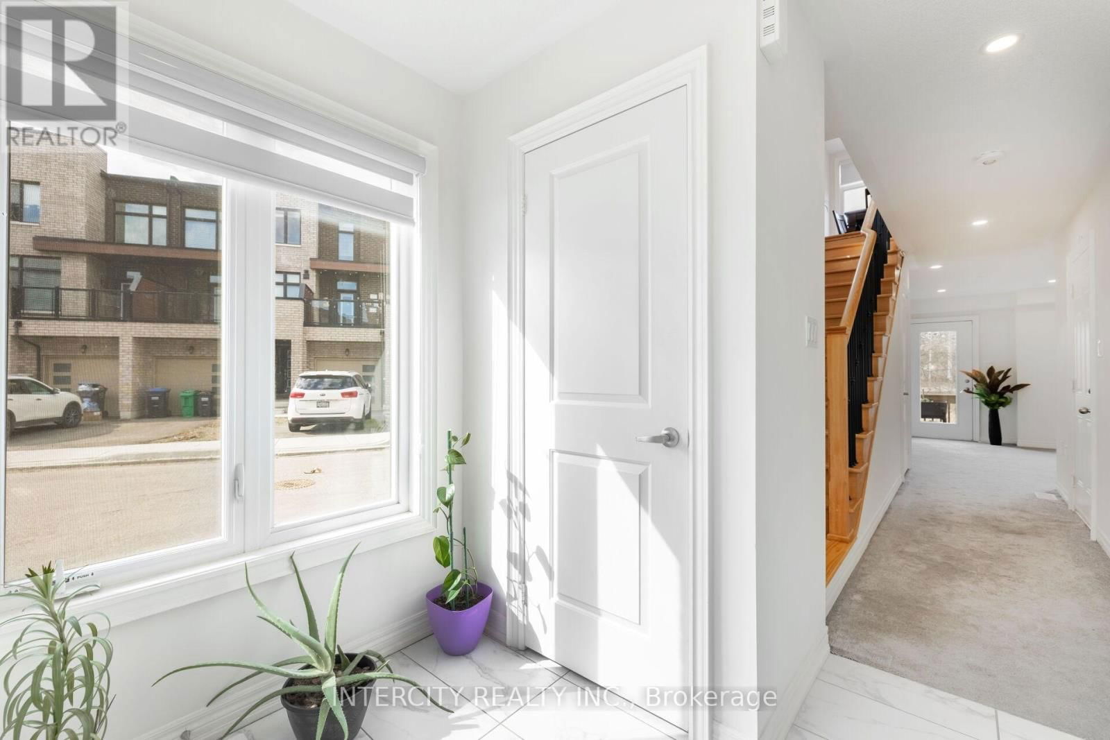 19 QUEENPOST DRIVE Image 7