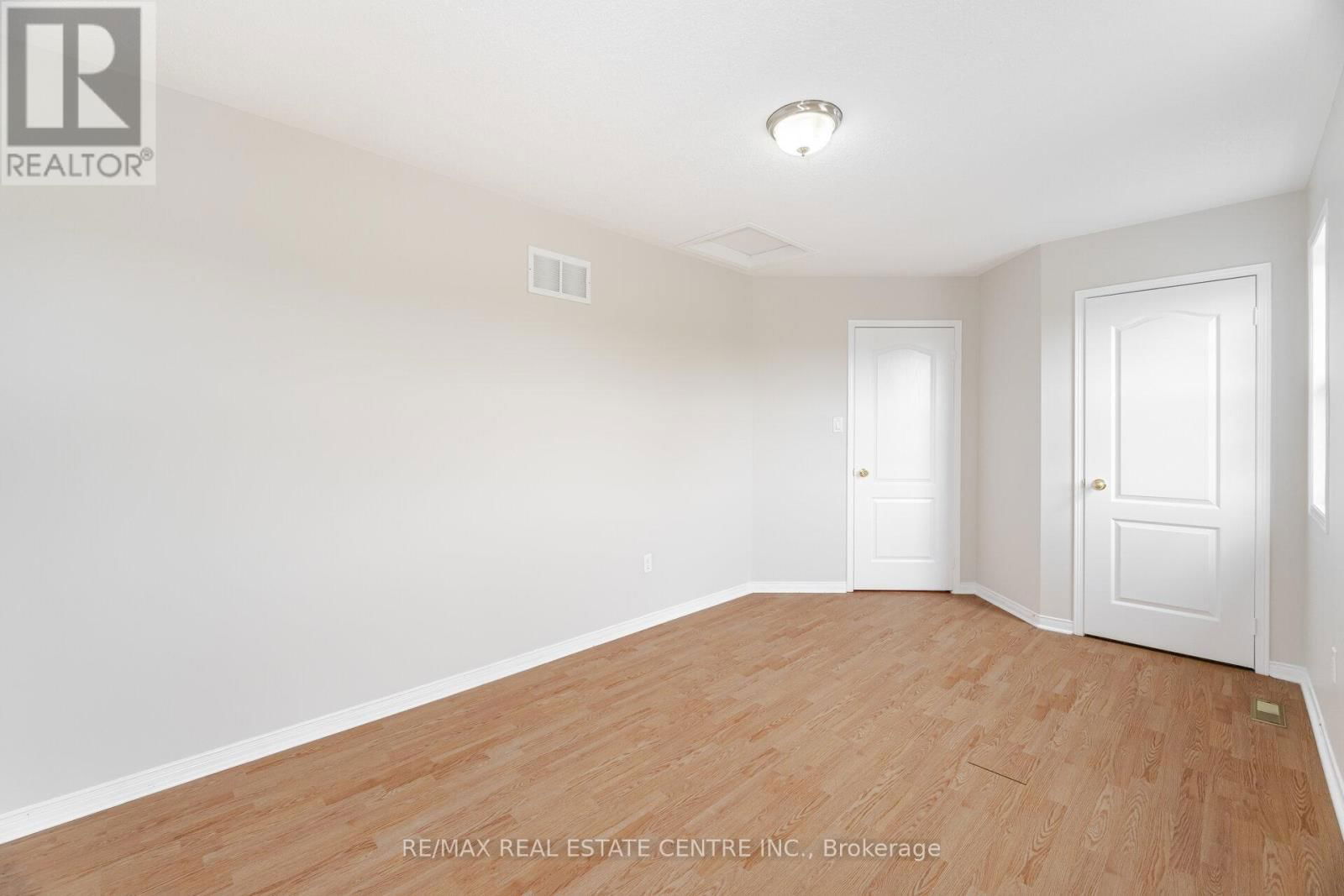 16 MISTYCREEK CRESCENT Image 35