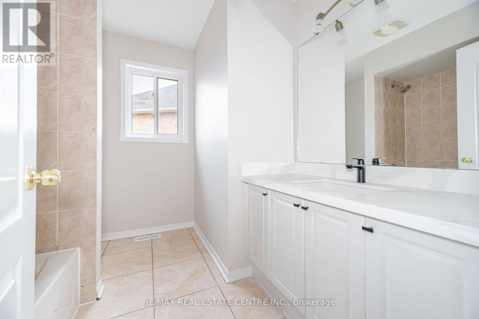 16 MISTYCREEK CRESCENT Image 37