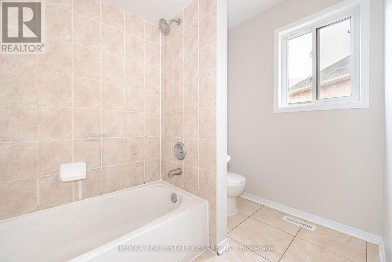 16 MISTYCREEK CRESCENT Image 38