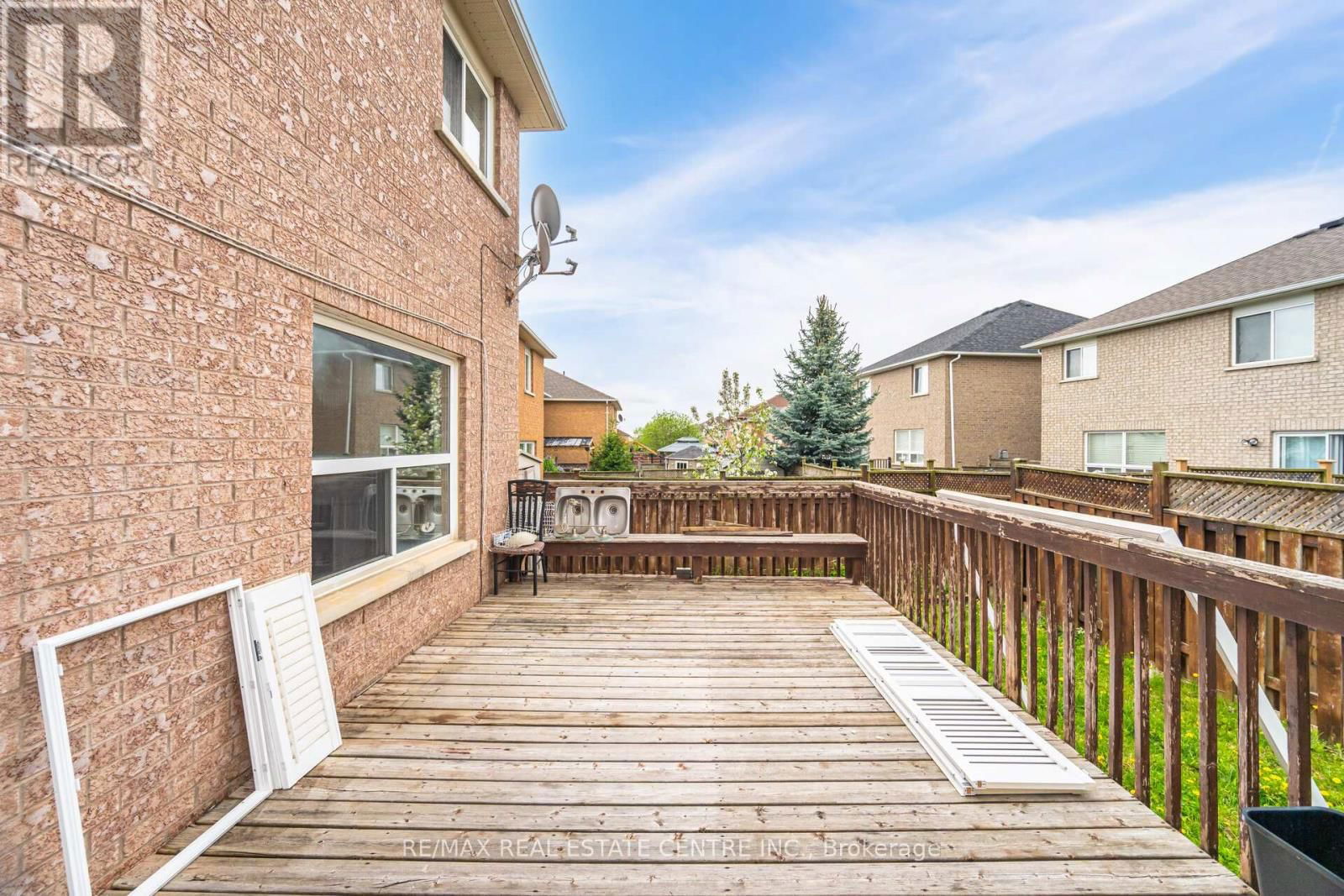 16 MISTYCREEK CRESCENT Image 46
