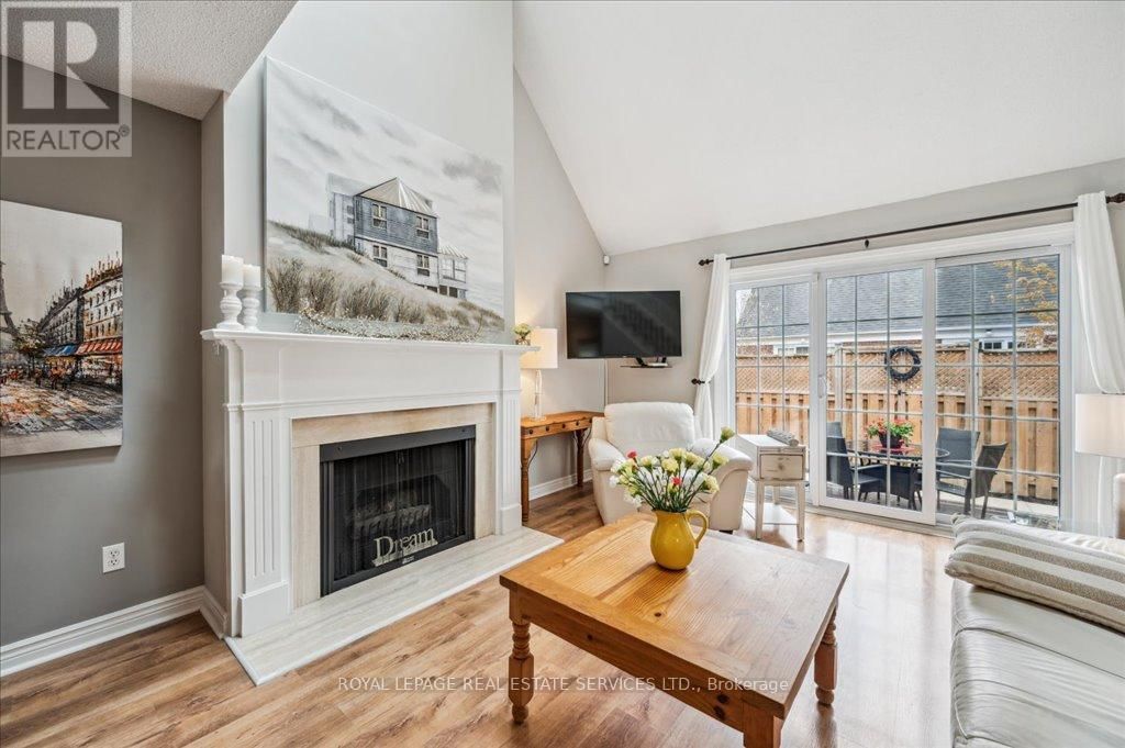15 - 1275 MAPLE CROSSING BOULEVARD Image 12