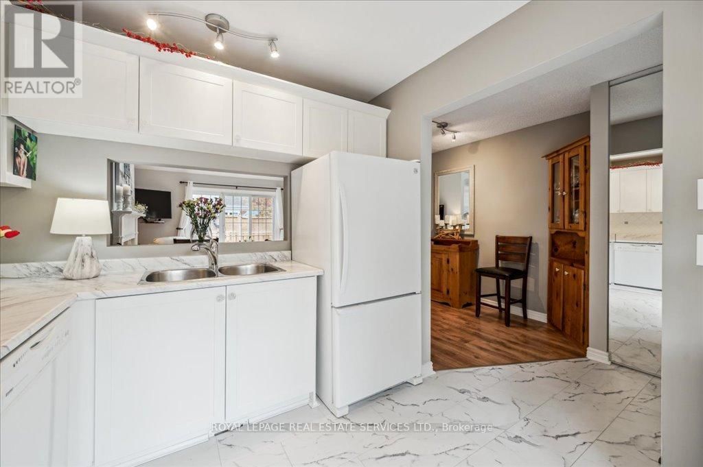 15 - 1275 MAPLE CROSSING BOULEVARD Image 7